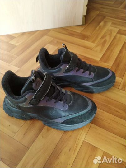 Утеплённые кроссовки для девочки 35 размер