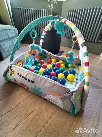 Детский игровой коврик с шариками