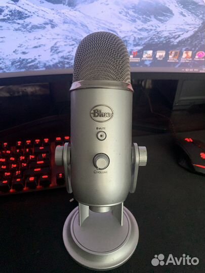 Микрофон blue yeti