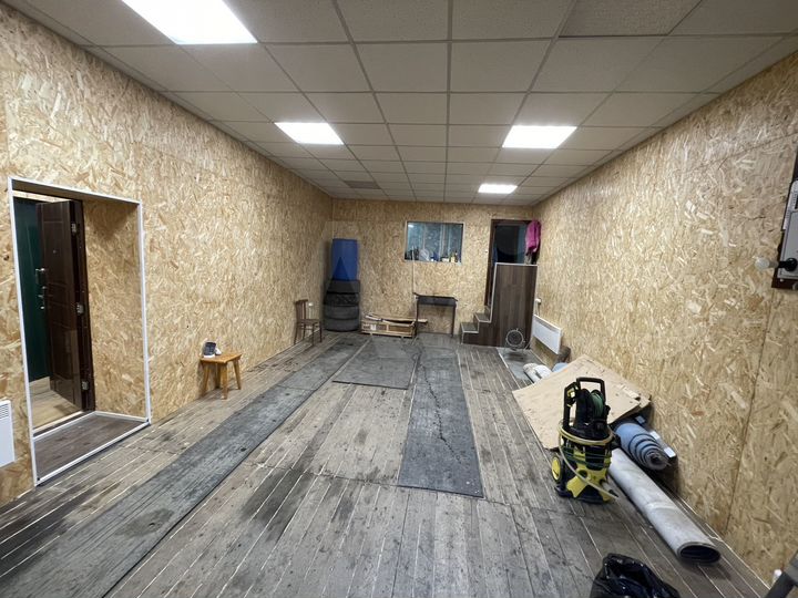 Гараж, > 30 м²