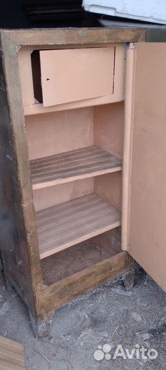 Шкаф металлический (сейф)