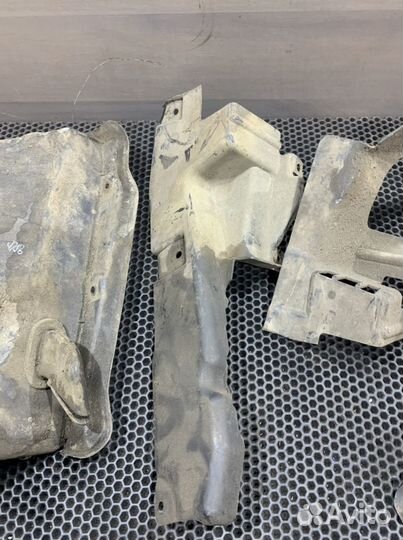 Пыльник двс бмв X5 E70 BMW боковая защита двигател