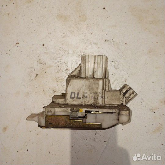 Замок задней правой двери Ford Mondeo mk3