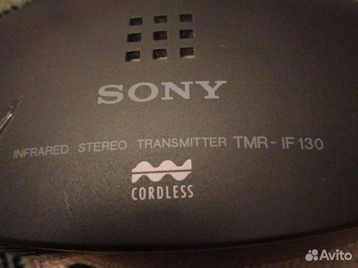 База для беспроводных наушников