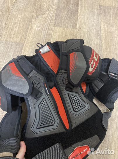 Нагрудник хоккейный