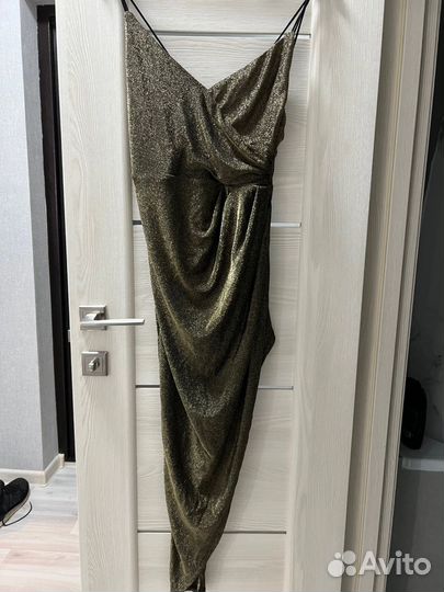 Блестящее платье