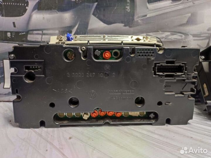 Панель приборов Volkswagen Golf 3