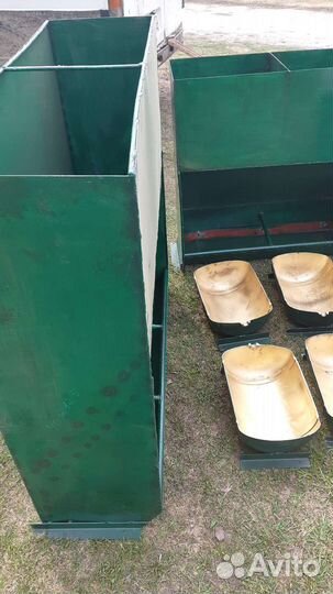 Бункерная кормушка для свиней