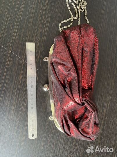 Клатч красный