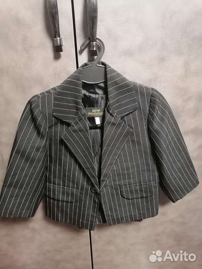 Чёрный пиджак-костюм тройка