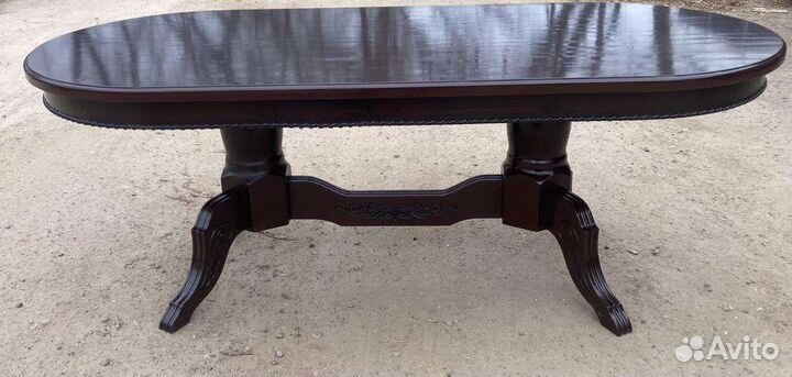 Стол и стулья