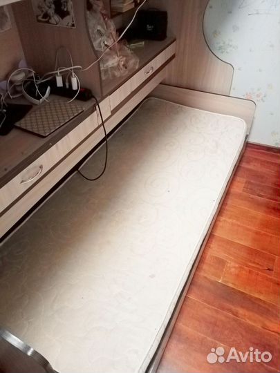 Двухъярусная кровать