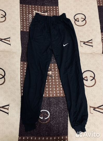 Спортивный костюм Nike