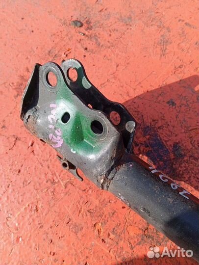 Стойка передняя правая Toyota Sienta NCP81 1NZ-FE