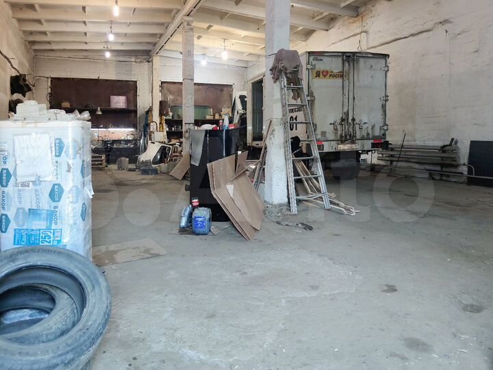 Гараж, > 30 м²