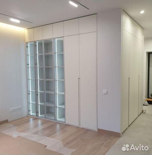 Шкаф распашной Белый