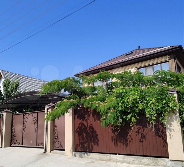 Дом 191 м² на участке 4 сот.