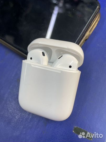 AirPods (2го поколения)
