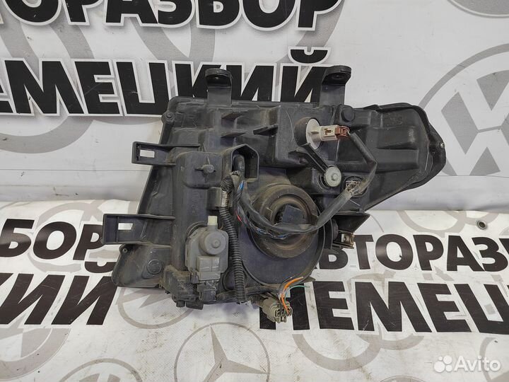 Фара правая Nissan Pathfinder 3 R51