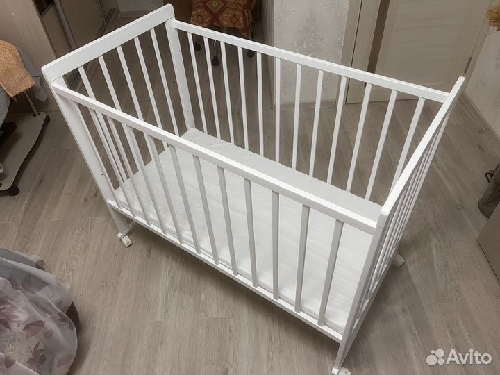 Кроватка для новорожденных