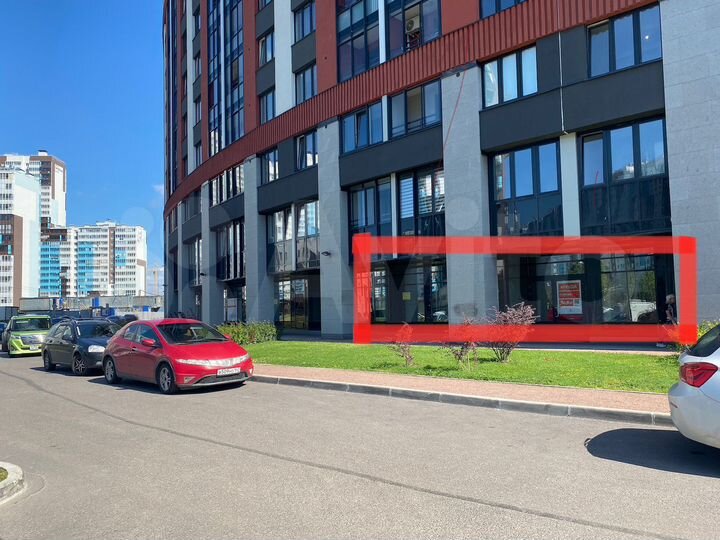 Торговая площадь на первой линии, 117 м²