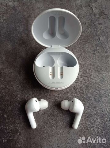 Беспроводные наушники LG