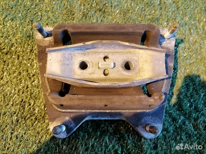 Опора кпп (подушка) задняя 4F0399151AM Audi A6 C6