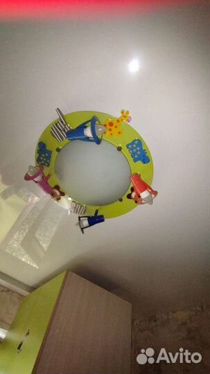 Люстра потолочная и светильники