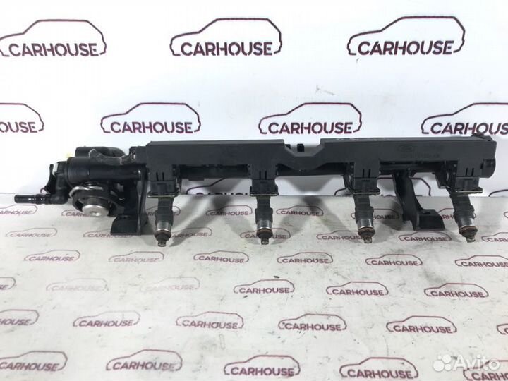 Рампа с форсунками Ford Focus 3 1.6 pnda