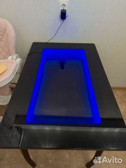 Продам стол и 2 стула