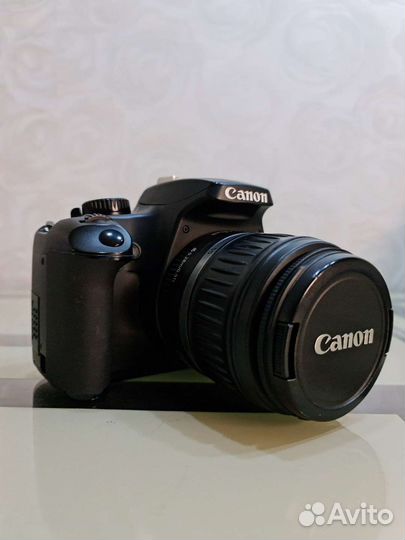 Зеркальный фотоаппарат Canon 1000d