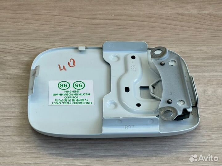 Лючок бензобака Renault Sandero Stepway