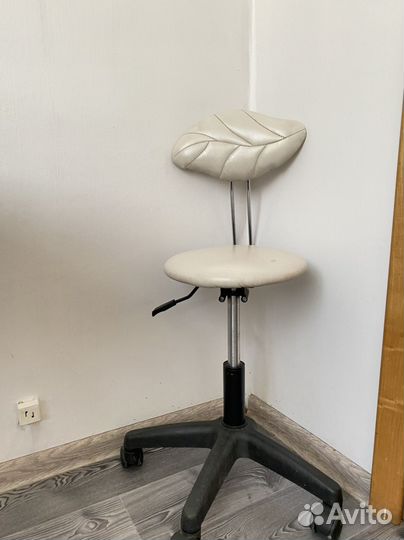 Стул для косметолога