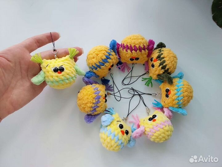 Вязаные брелки