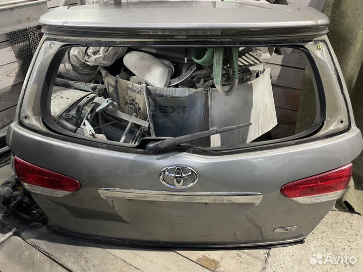 Дверь багажника toyota Wish тойота вишь