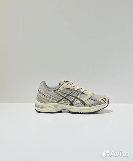 Кроссовки женские Asics