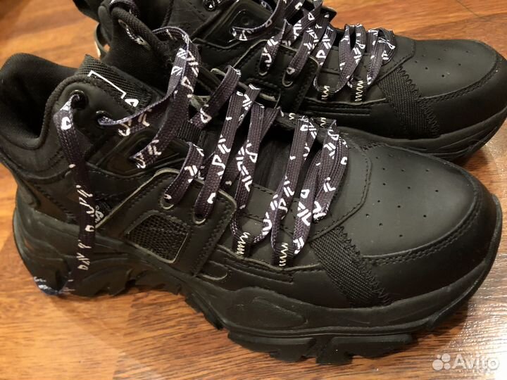 Кроссовки женские 39 размер натуральная кожа )