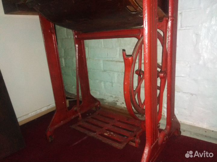 Швейная машинка подольская ножная