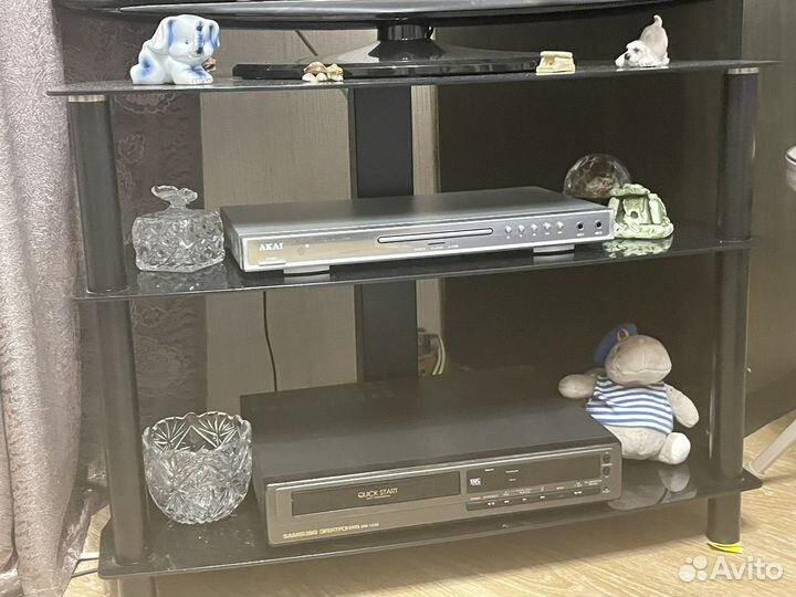 Полка под телевизор