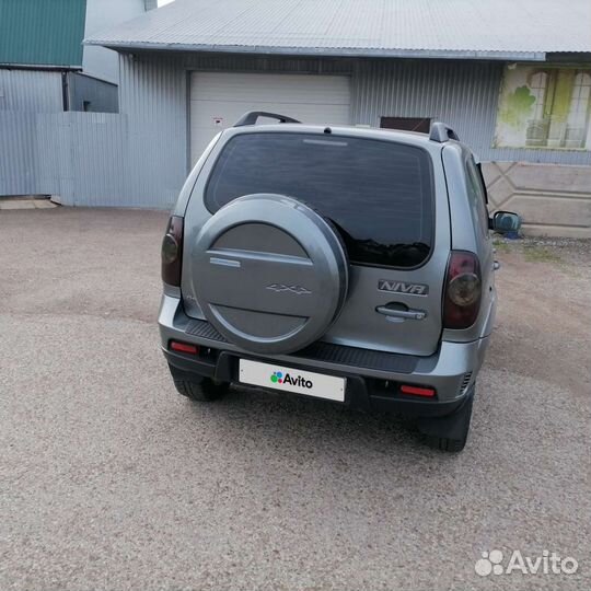 Chevrolet Niva, 2011