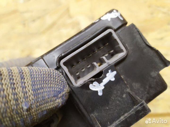 Блок предохранителей Lexus Lx 570 5.7 2013