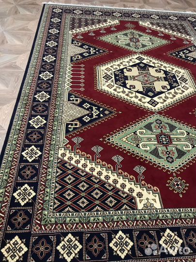 Ковер шерстяной новый