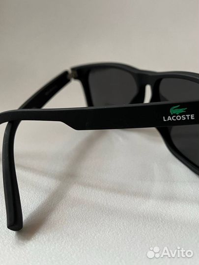 Солнцезащитные очки lacoste