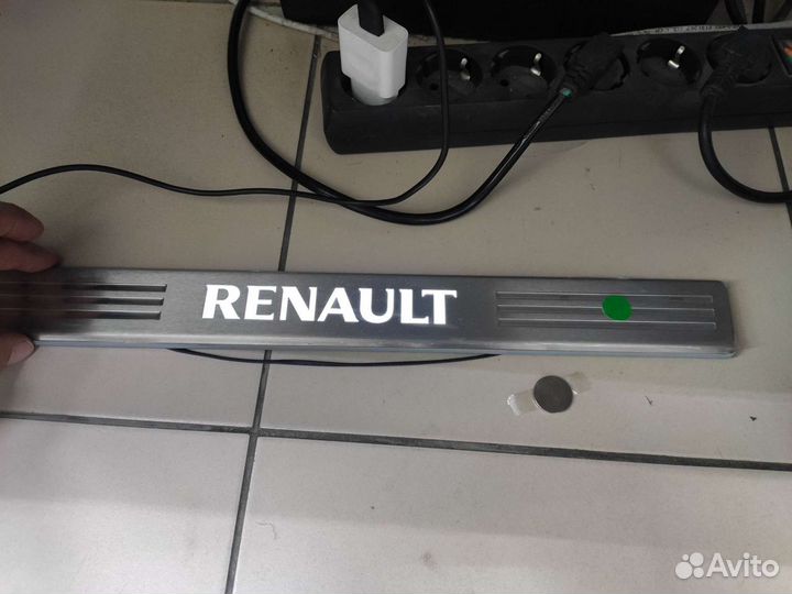 Светящаяся защита порога renault, активные
