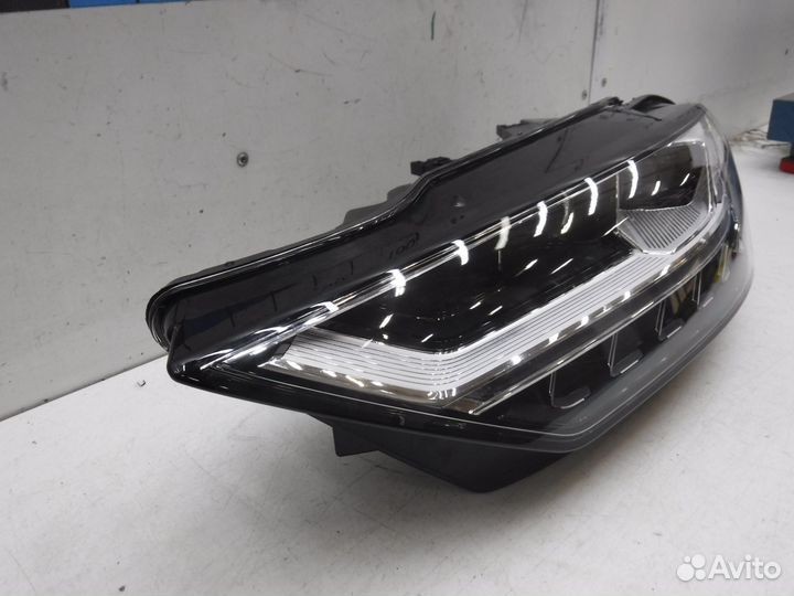 Фара левая на Audi A8