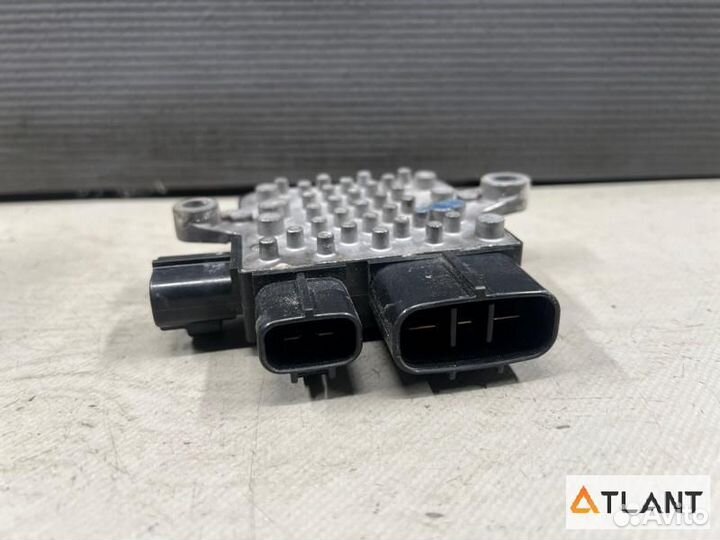 Блок управления вентилятором охлаждения mazda MPV