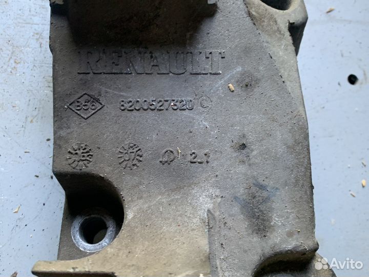 Кронштейн генератора renault 2,0 dci