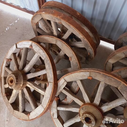 Колеса от телеги старинные