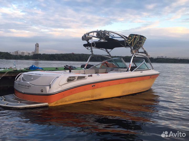 Катер буксировщик 220