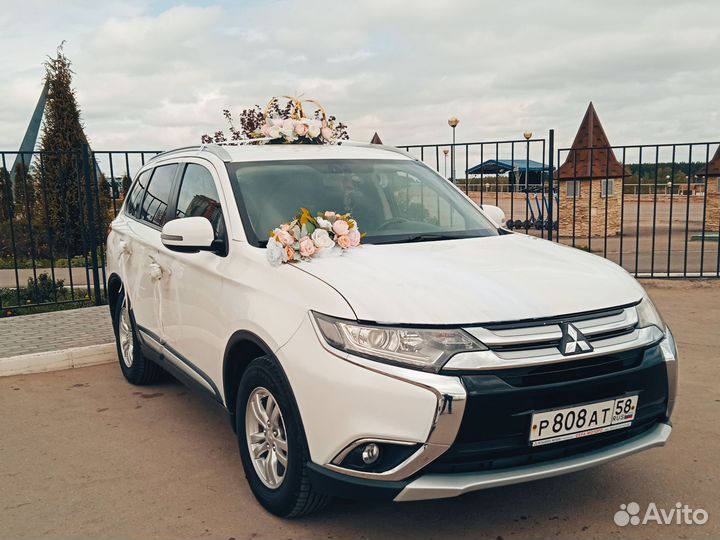 Свадебные украшения, ленты,кольца на авто